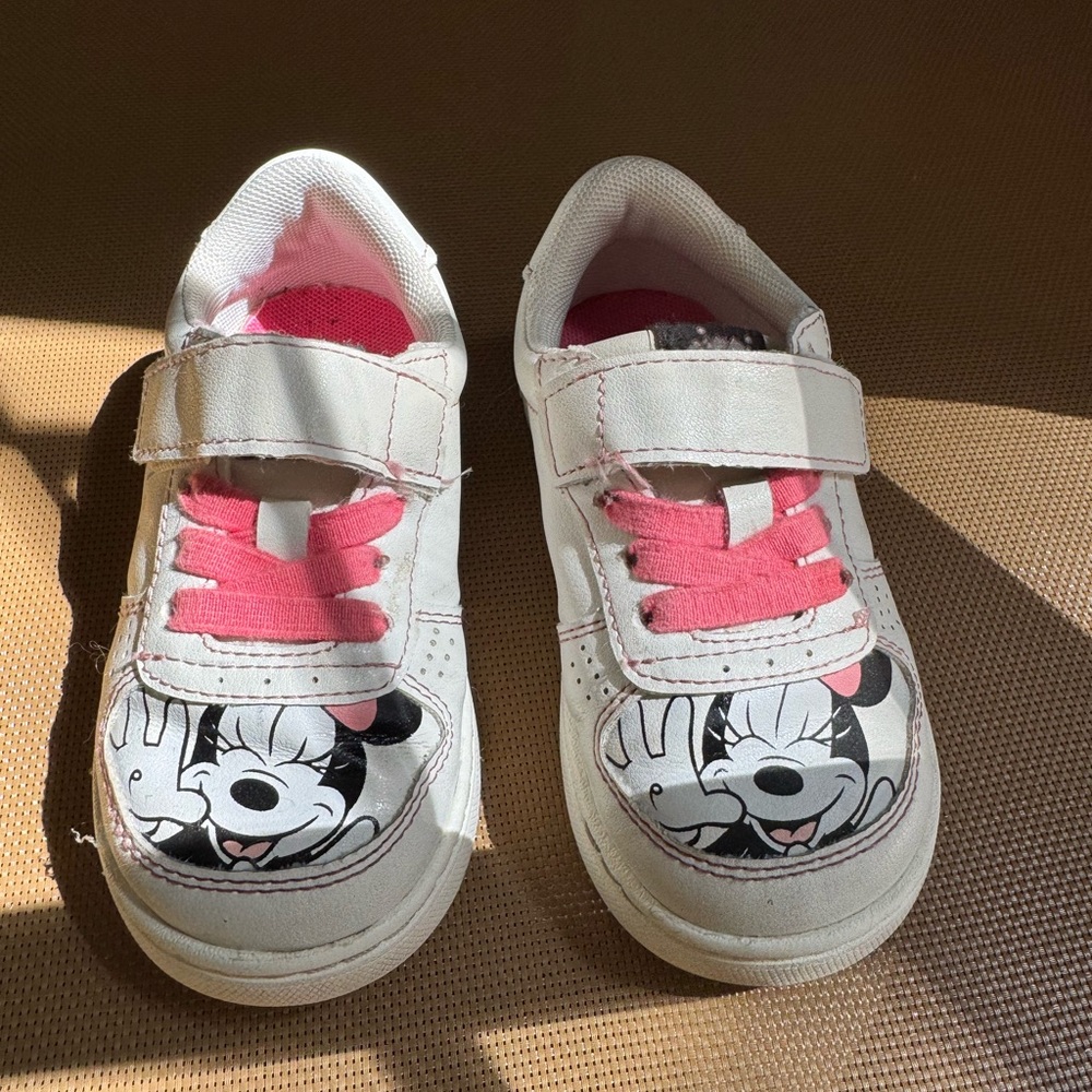 Disney White and Pink Minnie Mouse Sneakers Zara special edition